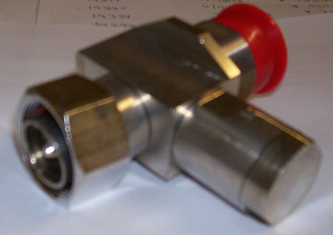 Twin bulkheaded din female arrester in silver color