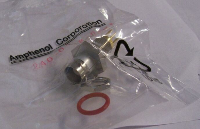 Amphenol PN 240 0388 0003, Panel Mount, 50 Ohm Jack